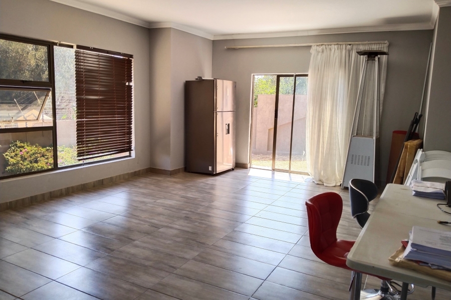5 Bedroom Property for Sale in Birdwood Estate North West